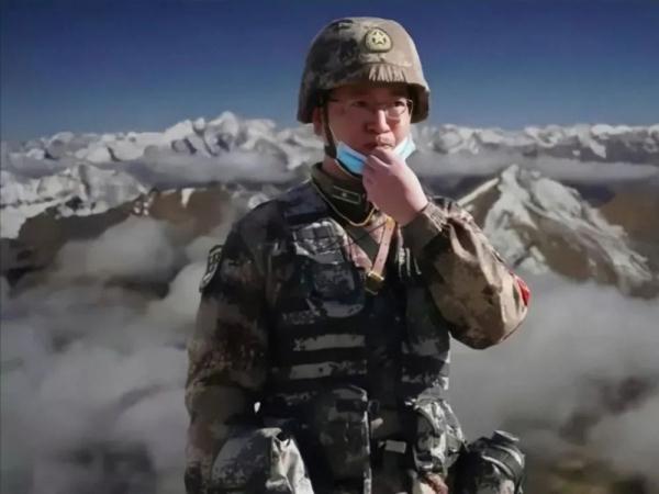 陈红军和孩子的第一张“合照”让全网爆哭,牺牲时“小红军”还没出生 陈红军和孩子的第一张“合照”让全网爆哭,牺牲时“小红军”还没出生