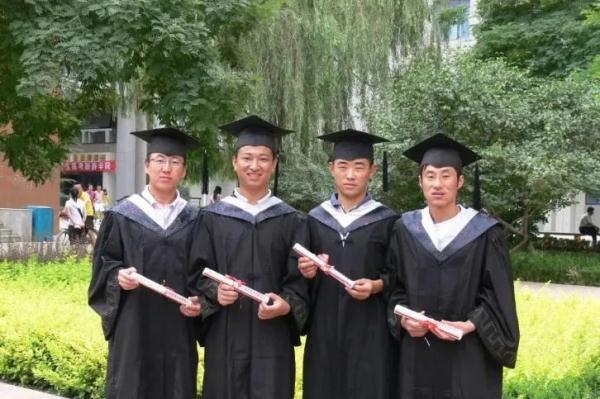 陈红军和孩子的第一张“合照”让全网爆哭,牺牲时“小红军”还没出生 陈红军和孩子的第一张“合照”让全网爆哭,牺牲时“小红军”还没出生