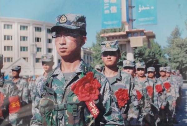 陈红军和孩子的第一张“合照”让全网爆哭,牺牲时“小红军”还没出生 陈红军和孩子的第一张“合照”让全网爆哭,牺牲时“小红军”还没出生