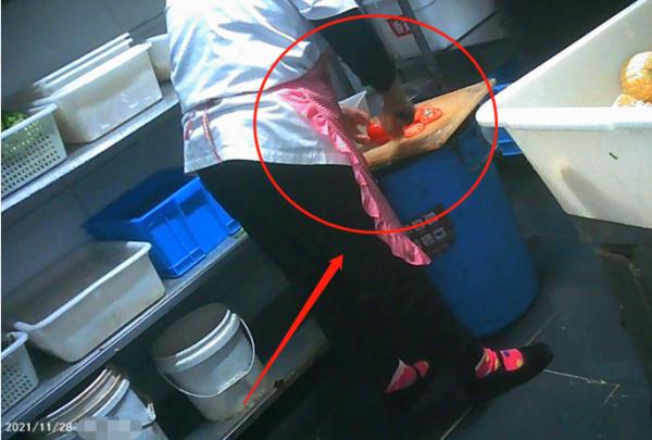 这家知名火锅店“翻车”了，很多人都曾吃过……