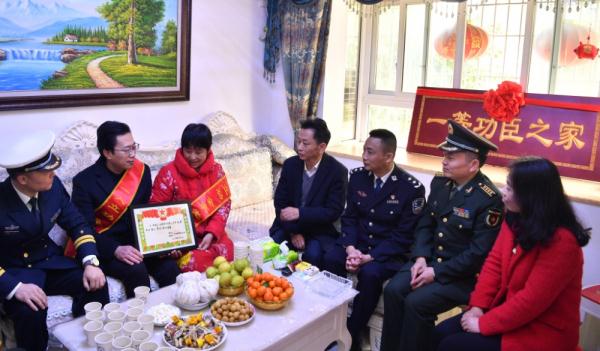 一等功喜报送到家！重庆小伙王帅，好样的！