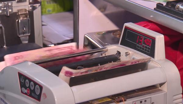 急,谁捡到了这个包?贵阳一阿姨打车搞丢皮包,里面存有重要密码! 急,谁捡到了这个包?贵阳一阿姨打车搞丢皮包,里面存有重要密码!