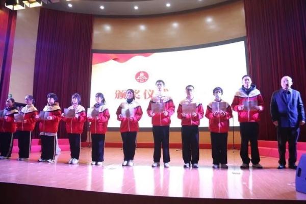 学霸爱跟学霸玩！袁隆平先生的高中同桌也是院士