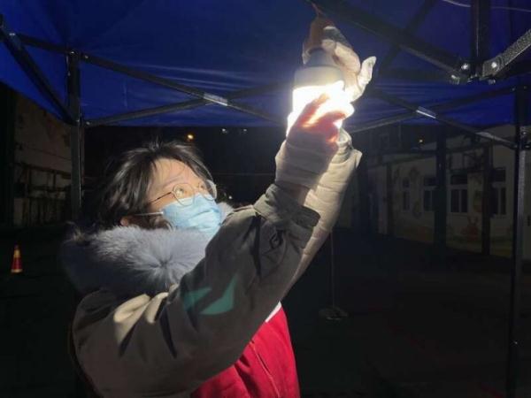 天津青年突击队抢建气膜方舱实验室 提升核酸检测能力