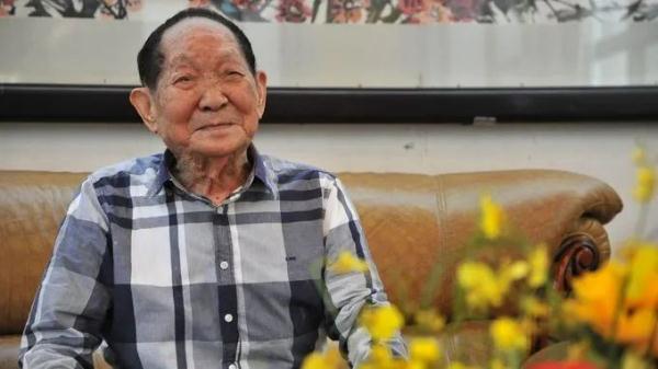 学霸爱跟学霸玩！袁隆平先生的高中同桌也是院士