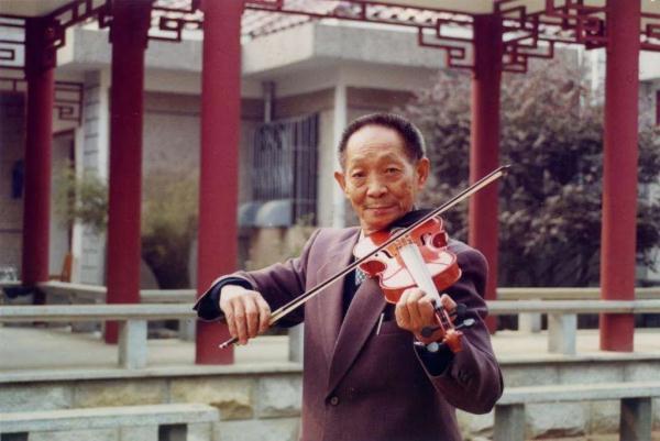 学霸爱跟学霸玩！袁隆平先生的高中同桌也是院士