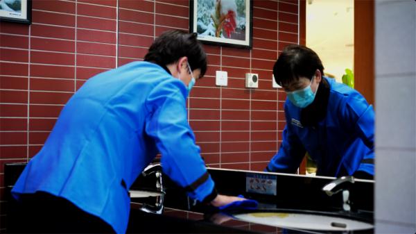 惊艳！清华保洁阿姨弹钢琴，刷屏朋友圈！