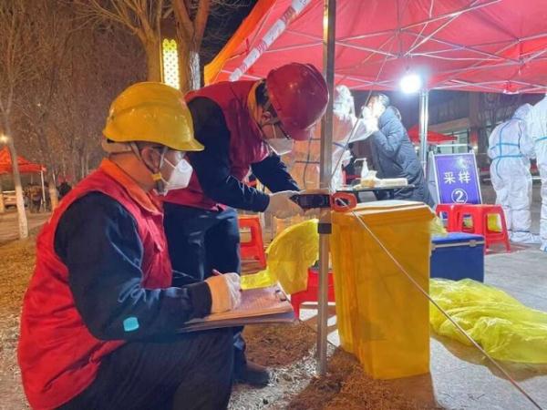 天津青年突击队抢建气膜方舱实验室 提升核酸检测能力