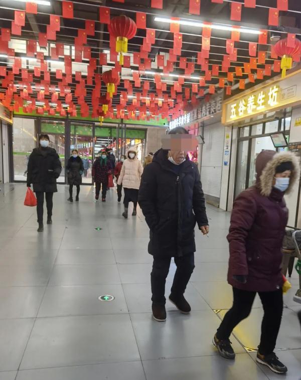 记者暗访农贸市场：防疫不能松懈，口罩要规范佩戴！