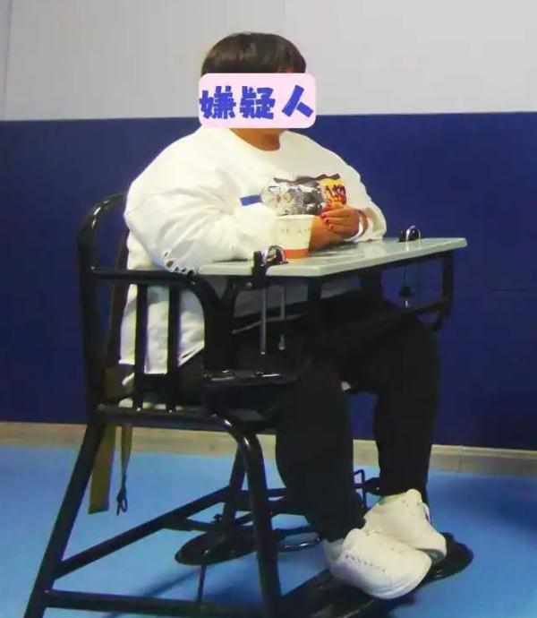想不到吧？表哥能把自己的女友介绍给你？