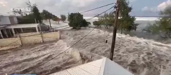海底火山爆发，汤加全国通讯中断，多国发布海啸预警！