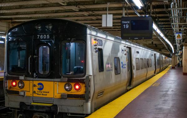 女子被人推下地铁站台当场身亡!嫌犯曾被捕10次 女子被人推下地铁站台当场身亡!嫌犯曾被捕10次