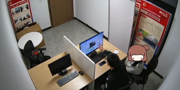 女生跟朋友去西湖边玩，结果急匆匆进了派出所！5个小时后，两人激动得不行