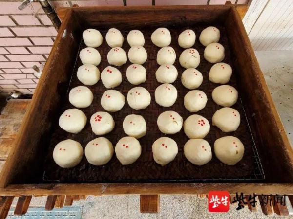 热搜第一！江苏一馒头店蒸笼有2层楼高