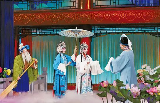 撒贝宁拜师王珮瑜 《年年有戏》唱京剧