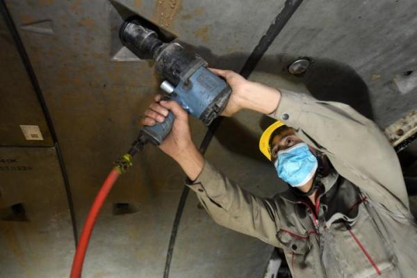 天津地铁11号线一期工程“津拓3号”盾构机顺利穿越海河