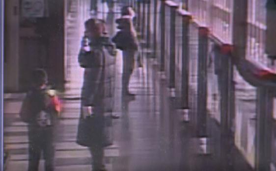 尴尬!上海爷孙仨坐地铁,居然是爷爷丢了…家有老人的都该看看 尴尬!上海爷孙仨坐地铁,居然是爷爷丢了…家有老人的都该看看