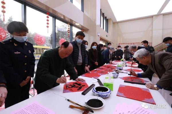 9位老将军挥毫泼墨送祝福