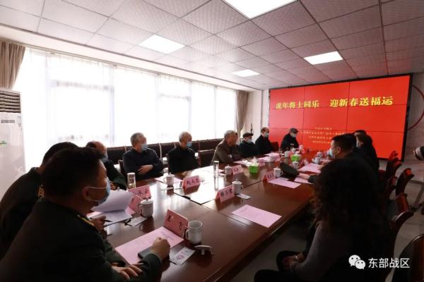 9位老将军挥毫泼墨送祝福