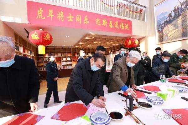9位老将军挥毫泼墨送祝福