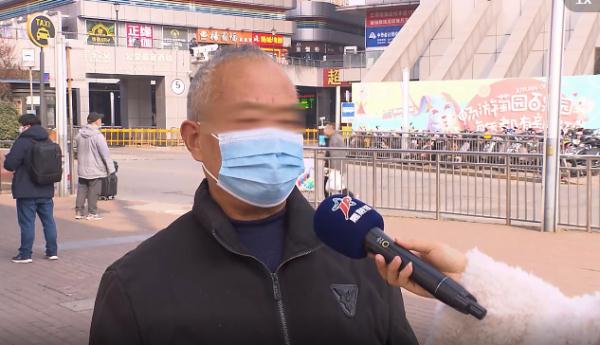 尴尬!上海爷孙仨坐地铁,居然是爷爷丢了…家有老人的都该看看 尴尬!上海爷孙仨坐地铁,居然是爷爷丢了…家有老人的都该看看