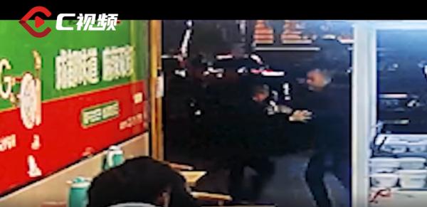 奇妙的“一面之缘”后,这次“冒菜”立功了! 奇妙的“一面之缘”后,这次“冒菜”立功了!