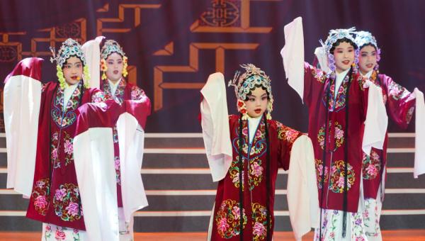 “蜀戏新韵”2022成都市学生戏曲晚会春节上演