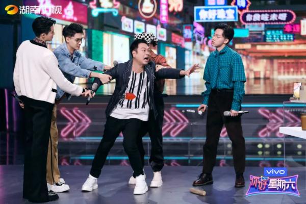 《你好,星期六》大湾区演员技能大比拼 谭松韵粤语串烧百变舞台 《你好,星期六》大湾区演员技能大比拼 谭松韵粤语串烧百变舞台