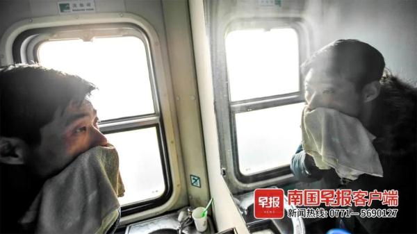 广西仍有40多对绿皮车运行!回家的列车上都是故事…… 广西仍有40多对绿皮车运行!回家的列车上都是故事……