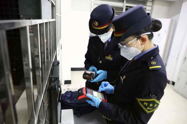 “95后”高铁列车长的第七个春运 “95后”高铁列车长的第七个春运