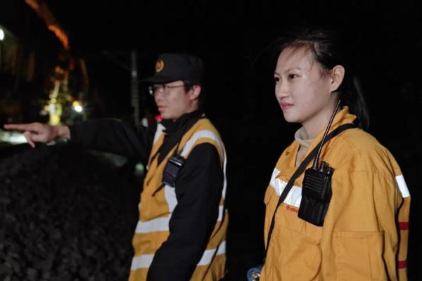 又美又飒！24岁铁路大机女司机已就位！