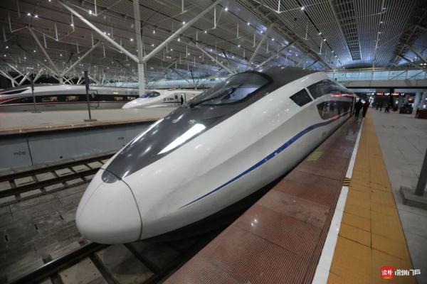 全国目前仅此一列！堪比飞机商务舱，“豪华”纵向动卧深圳首发