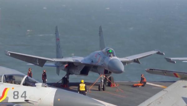 “就是因为它难，才想要挑战！”原来这群青年在航空母舰上是这样……
