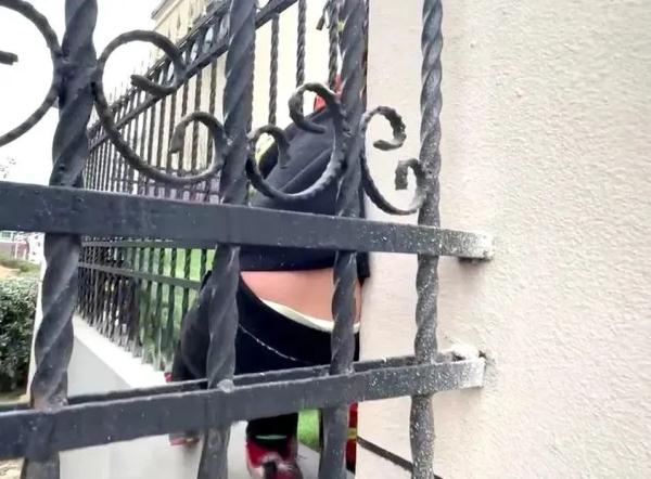 卡卡包月服务，刚放寒假熊孩子就被围栏卡住