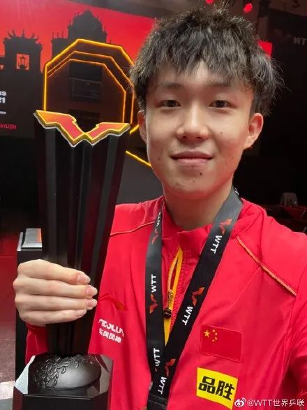 王楚钦逆转获胜太精彩！“紫色天团”要出道？评论亮了