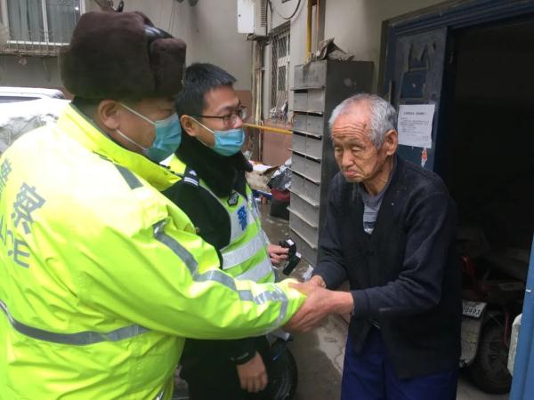 暖心救助！济南交警用爱守护生命！