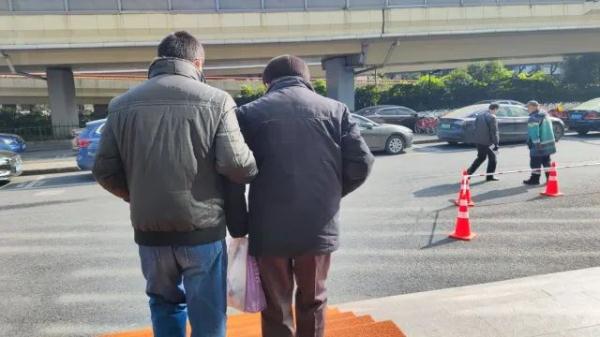 译者金晓宇：人的生命有限，但“纸寿千年”