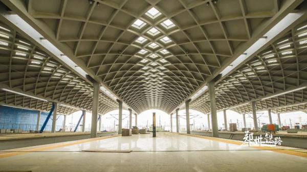 郑州南站挂牌了! 郑州南站挂牌了!