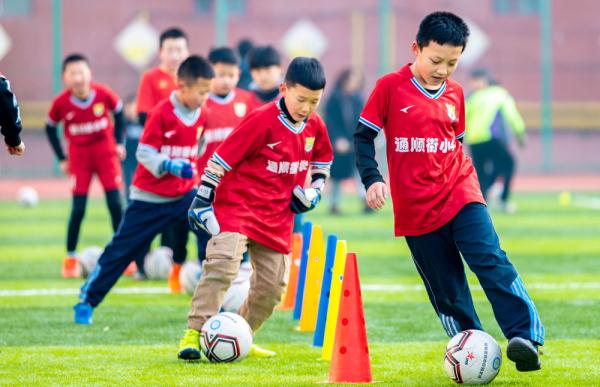 校园足球七年间 校园足球七年间