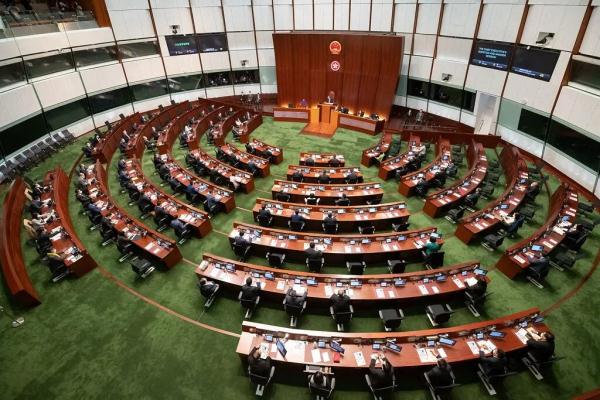 香港特区第七届立法会主席梁君彦：希望议员能够以人为本，为民发声