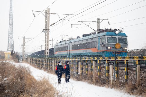神华铁路公安全力保障电煤运输通道安全畅通