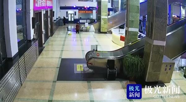 要求民警请喝酒、还得点八个菜！深夜，齐齐哈尔站民警遇到一位“奇怪”的老人……