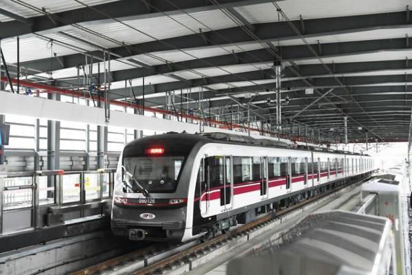 “洋铁红”来了!——中建八局助力重庆轨道交通9号线一期工程通车运营. “洋铁红”来了!——中建八局助力重庆轨道交通9号线一期工程通车运营.