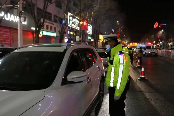 海南交警开展春运期间严查重点交通违法行为专项整治统一夜查行动