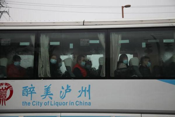 他们的坚守只为您安心回家