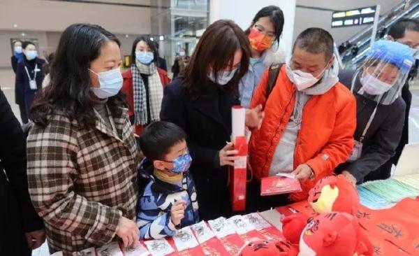 他们的坚守只为您安心回家