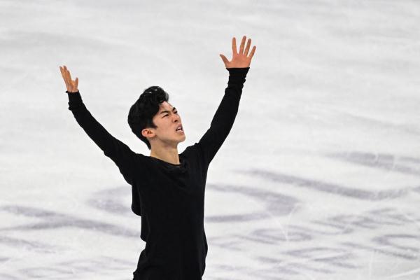 北京冬奥会花样滑冰美国名将陈巍到北京很激动