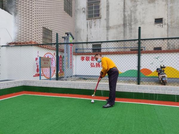 这大过年的大爷大妈去哪了