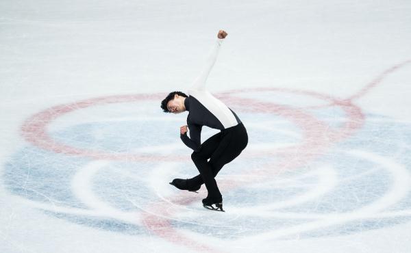 北京冬奥会花样滑冰美国名将陈巍到北京很激动