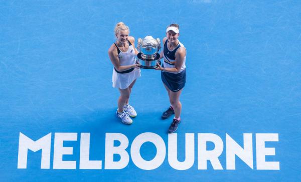 澳网女双决赛:克赖奇科娃/西尼亚科娃夺冠 澳网女双决赛:克赖奇科娃/西尼亚科娃夺冠